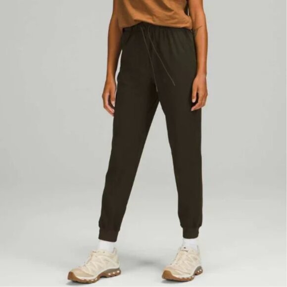 Lululemon Stretch High-Rise Jogger *Full Length Dark Olive - Size 4 - Picture 1 of 8
